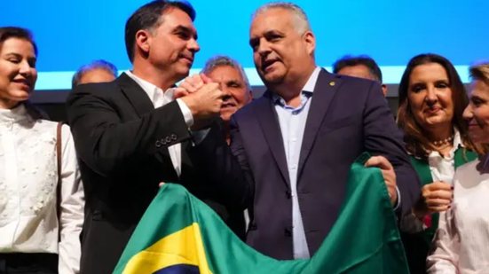 Flávio Bolsonaro opta por uma chapa sem alianças - Imagem: Divulgação / Vittor Sales