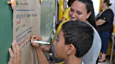 Santos, São Vicente e Guarujá mostram progresso significativo, refletindo a tendência de melhora na educação pública paulista - Imagem: Divulgação / Governo de SP