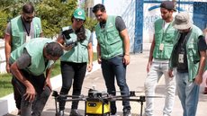 Equipamento moderno ajuda a alcançar locais de difícil acesso na luta contra a dengue em Santos - Foto: Prefeitura de Santos
