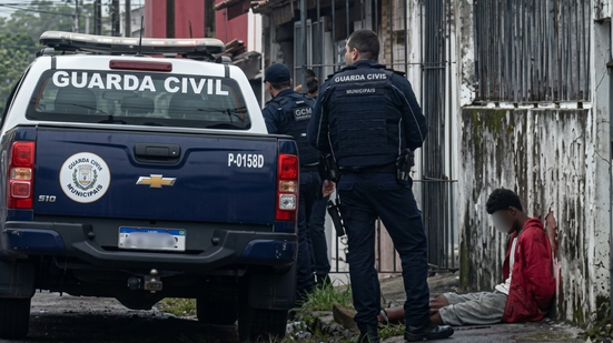 Após ser detido, o homem foi levado à UPA com escoriações, mas recusou atendimento médico - Foto: Reprodução