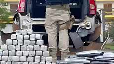 Vistoria detalhada no veículo revelou compartimento secreto com 57 quilos de drogas, incluindo haxixe e maconha - Foto: Divulgação/ Polícia Rodoviária Federal