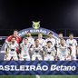 Com 27 pontos, Santos se mantém distante da zona de rebaixamento, mas frustração marca empate em jogo contra o Bragantino - Foto: Raul Baretta/ Santos FC