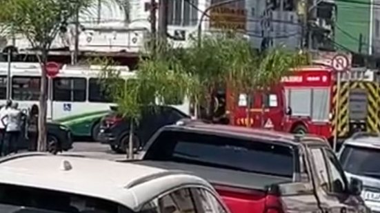 A Companhia de Engenharia de Tráfego interditou a via para preservação de evidências, enquanto a Polícia Militar resguardou a área - Foto: Reprodução / Redes Sociais