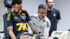 O craque do Santos está em recuperação de uma lesão grau 2 e pode voltar a campo no dia 09/11 contra o Flamengo - Imagem: Reprodução / Instagram Neymar
