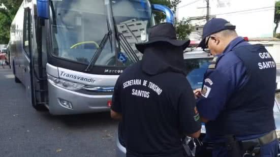 Descubra as regras específicas de cada cidade, incluindo Praia Grande, Santos e São Vicente, para evitar problemas na viagem - Foto: Divulgação/ Prefeitura de Santos