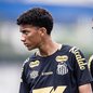 Durante sua entrada no jogo contra o Grêmio, Robinho Jr impressionou e despertou interesse de clubes europeus. - Foto: Raul Baretta/ Santos FC