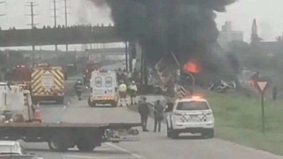 Caminhão desgovernado causa incêndio em Praia Grande - Imagem: Reprodução