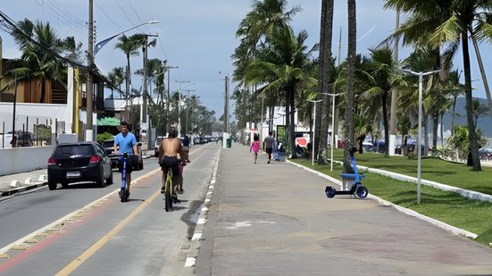 A nova legislação em Guarujá promete multas severas para ciclistas e motociclistas, visando maior segurança nas ruas - Foto: Divulgação/ PMG