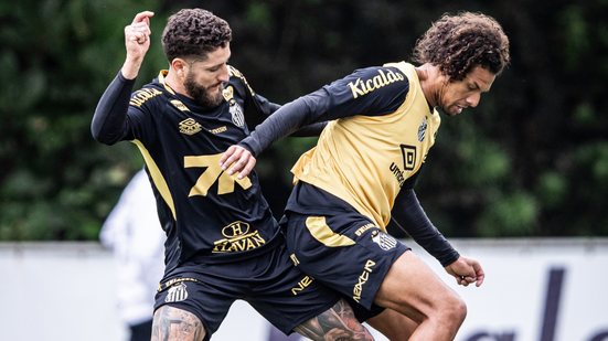 O técnico Vojvoda testa novas formações e jogadores, incluindo a volta de Zé Rafael, em preparação para o confronto na Vila Belmiro - Foto: Raul Baretta/ Santos FC