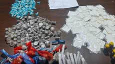 Dois homens foram detidos após tentarem escapar da polícia em área de vegetação em Itanhaém, no último domingo - Foto: Divulgação/ 29° BPMI