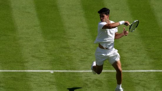 Lesão no punho tira Carlos Alcaraz de Queen’s e Wimbledon em 2026 - Foto: Getty Image