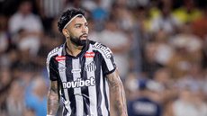 Gabigol ignora banco e vai para vestiário - Foto: Raul Baretta / Santos FC