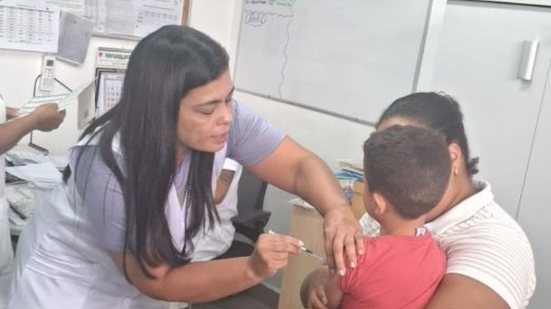 Primeira ação aplicou 82 doses contra gripe, sarampo e febre amarela - Foto: Prefeitura de Santos