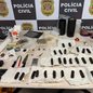 Suspeitos foram levados à delegacia e permanecem detidos, respondendo por tráfico e associação para o tráfico de drogas - Foto: Divulgação/ Polícia Militar