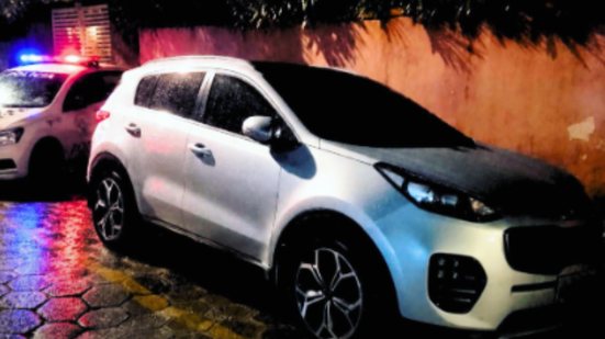 Veículo permanece retido à disposição da Justiça após a apreensão, enquanto o motorista foi liberado após prestar depoimento - Foto: Divulgação/ 29° BPMI