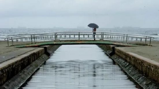 A previsão do tempo indica uma transição climática significativa com sol e chuvas na Baixada Santista e Vale do Ribeira - Imagem: Reprodução