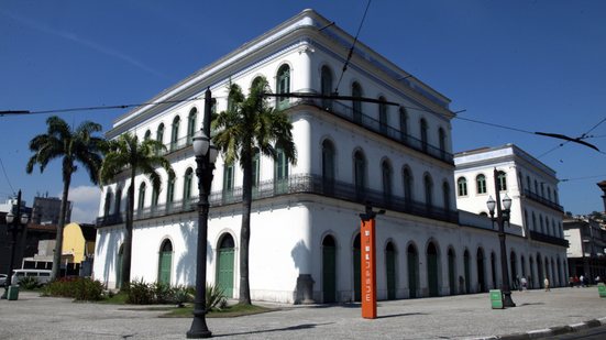 Programação especial em Santos inclui arte, história e educação em homenagem ao Rei do Futebol - Foto: Reprodução/Turismo Santos
