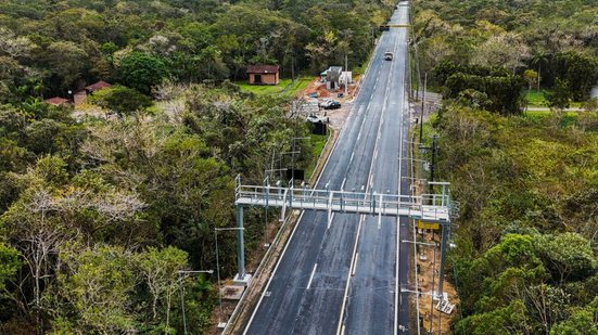 Motoristas devem se preparar para o aumento nas tarifas de pedágio a partir de 1º de novembro, impactando o custo das viagens - Imagem: Reprodução
