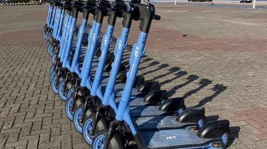 O aplicativo GO JET permite aluguel digital de patinetes, com tarifas acessíveis e transparência nos custos antes da corrida - Imagem: Divulgação
