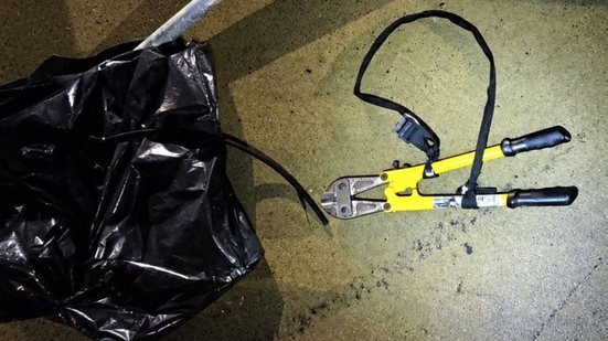 O crime ocorreu durante a madrugada e foi detectado por um agente que monitorava as câmeras de segurança da cidade - Imagem: Divulgação / Prefeitura de São Vicente