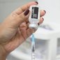 No último mutirão de vacinação, foram aplicadas 264 doses de imunizantes, atualizando a caderneta de vacinação da população contra diversas doenças - Foto: Carlos Nogueira / Arquivo Prefeitura de Santos