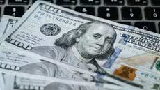 Tensão geopolítica e alta do petróleo impulsionam dólar na abertura dos mercados - Imagem: Divulgação