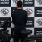 Vítima reconhece assaltante e recupera celular e outros pertences durante ação policial em Peruíbe - Foto: Divulgação/ 29° BPMI