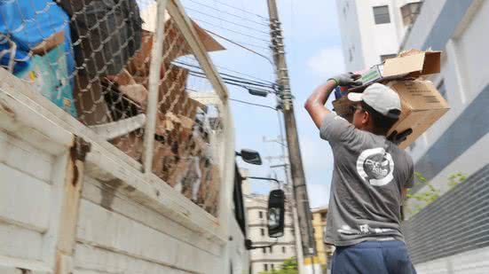 O programa aceita plásticos, metais, vidros, papéis, lixo eletrônico e óleo de cozinha, com regras rigorosas de separação - Foto: Divulgação/ Prefeitura de Guarujá
