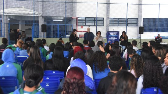Encontro na Escola Municipal Joaquim Augusto Ferreira Mourão discute inclusão e respeito às diferenças entre os jovens - Foto: Divulgação/ Prefeitura de Praia Grande