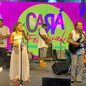 A programação inclui música ao vivo, oficinas e atividades para toda a família, promovendo a cultura local e a economia criativa - Foto: Reprodução