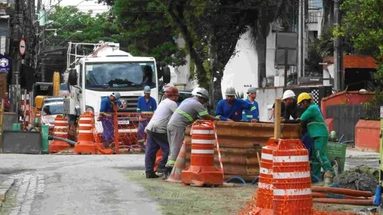 Sabesp realiza obras de saneamento que incluem interdições em Santos, São Vicente, Praia Grande e outras cidades da região - Foto: Divulgação/ Prefeitura de Praia Grande