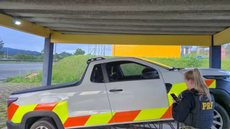 Caminhonete Fiat Strada Endurance, com registro de roubo ou furto em Belo Horizonte (MG), foi recuperada pela Polícia Rodoviária Federal na segunda-feira (19), durante fiscalização na Rodovia Régis Bittencourt, em Barra do Turvo (SP) - Imagem: Polícia Rodoviária Federal/Divulgação