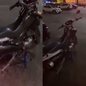 Vídeo mostra a reação do proprietário da moto ao descobrir que seus pneus foram levados e substituídos por cavaletes - Imagem: Instagram/ @guaruja_mil_grau