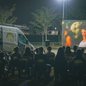 Furgão equipado com placas solares leva sessões gratuitas de cinema, atividades educativas e experiências sobre sustentabilidade para moradores de Guarujá e Cubatão - Imagem: Divulgação/CineSolar