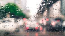 Meteorologista prevê que nova frente fria trará chuvas moderadas a partir de segunda-feira, com maré alta - Imagem: Freepik