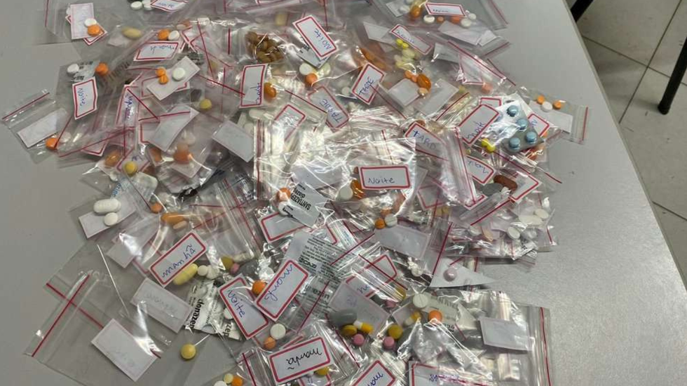 Agentes encontraram medicamentos fora das normas durante a ação - Imagem: Divulgação | Polícia Civil