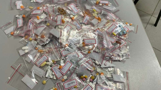 Agentes encontraram medicamentos fora das normas durante a ação - Imagem: Divulgação | Polícia Civil