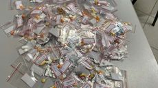 Agentes encontraram medicamentos fora das normas durante a ação - Imagem: Divulgação | Polícia Civil