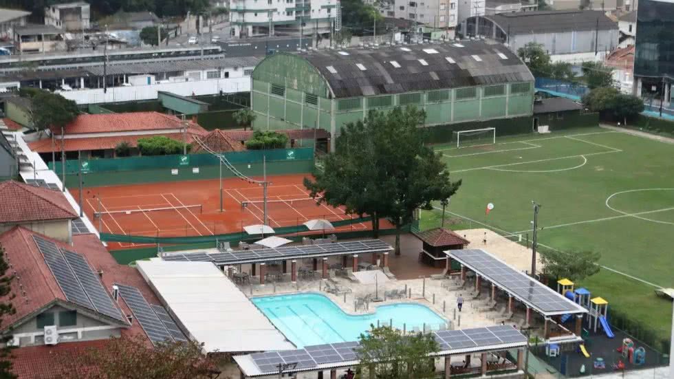 O clube assegura que todos os produtos vendidos são de fornecedores legalizados, mas optou pela suspensão para revisão do estoque - Foto: Reprodução