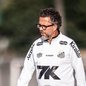 A expectativa é alta para a partida na Vila Belmiro, com o Santos contando com reforços importantes e lidando com desfalques significativos - Foto: Instagram/ Santos FC/ Raul Baretta