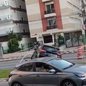 Após a colisão, a área foi interditada para atendimento, mas já foi liberada e a coluna do semáforo removida - Imagem: Divulgação/ G1/ Otávio Grijó