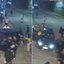 Câmeras de monitoramento registraram o momento em que um homem invade um veículo estacionado e atropela pessoas durante a fuga de uma confusão no bairro Japuí, em São Vicente. A Polícia Civil investiga as circunstâncias do caso - Imagem: Reprodução