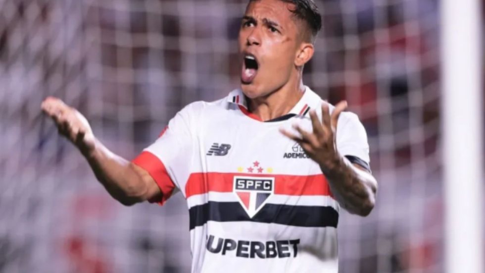 Igor Vinícius, que atuou no São Paulo, é o novo reforço do Santos e traz experiência após 216 jogos e títulos conquistados no Tricolor - Foto: Rubens Chiri / São Paulo FC