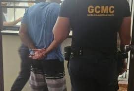 Suspeito foi detido pela Polícia Militar após o crime em um imóvel no município da Baixada Santista. - Image: Reprodução / Santa Portal