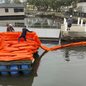 Ecobarreiras instaladas no Rio Casqueiro retêm pneus, plásticos, garrafas e outros resíduos antes que avancem em direção ao manguezal de Cubatão. - Imagem: Divulgação / Secom Cubatão