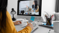 A comunicação eficiente se destaca como uma competência essencial, especialmente em funções de liderança - Imagem: Freepik
