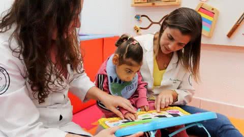 As crianças estão há mais de um mês sem ir à escola - Imagem: Instagram/ @lardasmoçascegas