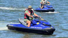 Duas motos aquáticas foram entregues para patrulhar as águas e garantir a segurança de banhistas e a vida marinha - Foto: Divulgação/ Prefeitura de São Vicente