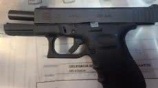 Médico foi preso em flagrante por lesão corporal e posse ilegal de arma após denúncia da companheira - Foto: Divulgação/ 6º BPMI