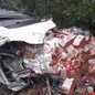 Motorista de caminhão sofre pane mecânica e perde controle, causando acidente na rodovia Rio-Santos em Bertioga - Foto: Divulgação/ ARTESP